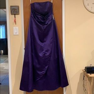 Gorgeous dark purple prom/bridesmaid dress!